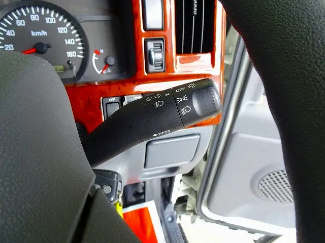 いすゞ エルフ TPG-NJR85A(2WD)の写真18