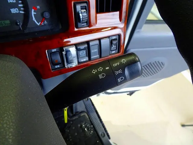 いすゞ エルフ TPG-NJR85A(2WD)の写真19