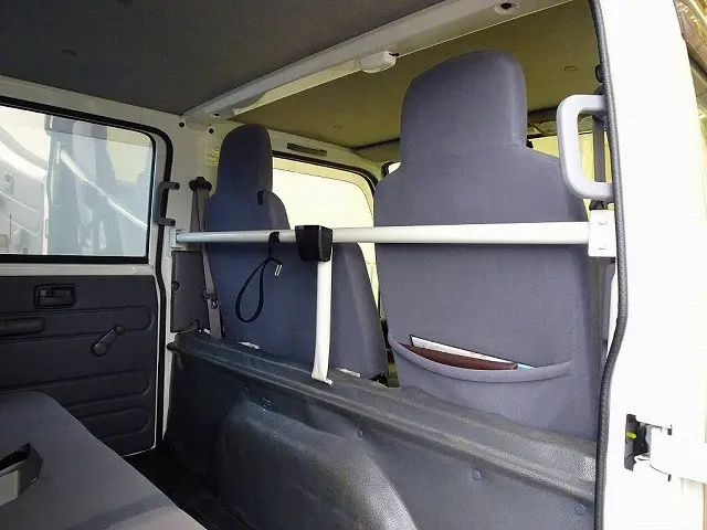 いすゞ エルフ TPG-NJR85A(2WD)の写真20