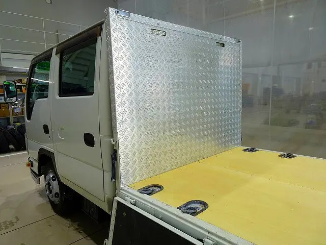 荷台内寸：205×161×38　三方開　床板張替え　埋め込みフック4対　左右アオリ上部/前立て鳥居アルミ縞鋼板　鳥居作業灯2個　垂直PG/800kg付|いすゞ エルフ TPG-NJR85A(2WD)の写真27