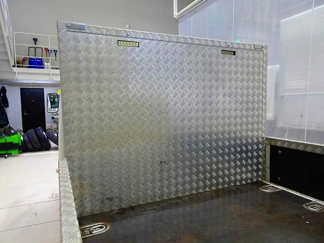 いすゞ エルフ TPG-NJR85A(2WD)の写真28