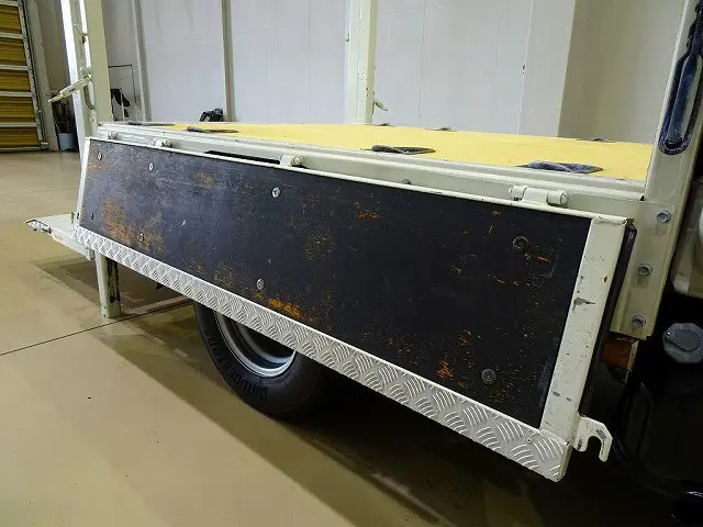 荷台内寸：205×161×38　三方開　床板張替え　埋め込みフック4対　左右アオリ上部/前立て鳥居アルミ縞鋼板　鳥居作業灯2個　垂直PG/800kg付|いすゞ エルフ TPG-NJR85A(2WD)の写真28