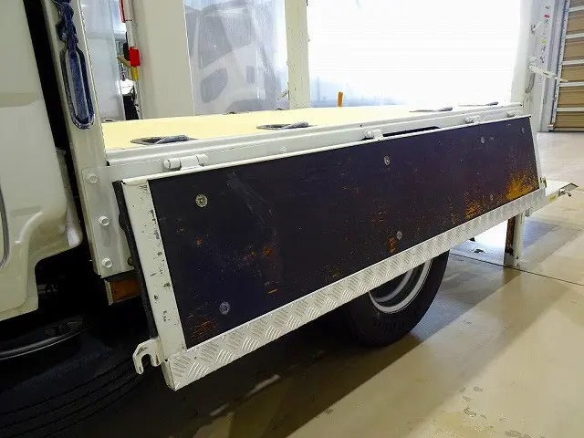 荷台内寸：205×161×38　三方開　床板張替え　埋め込みフック4対　左右アオリ上部/前立て鳥居アルミ縞鋼板　鳥居作業灯2個　垂直PG/800kg付|いすゞ エルフ TPG-NJR85A(2WD)の写真30