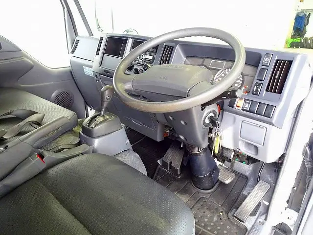 いすゞ エルフ TRG-NJR85A(2WD)の写真5