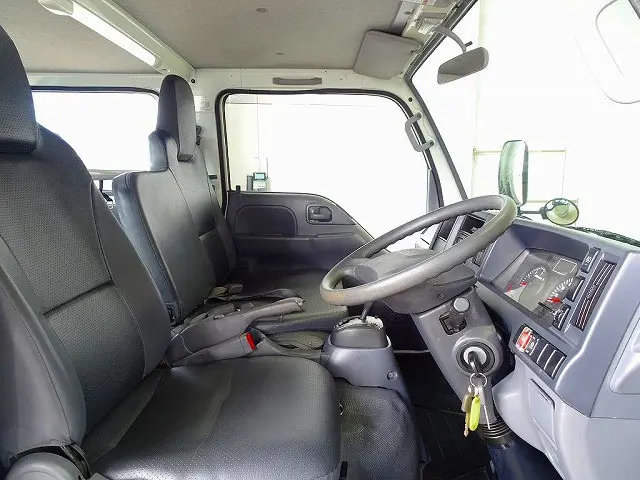 いすゞ エルフ TRG-NJR85A(2WD)の写真6