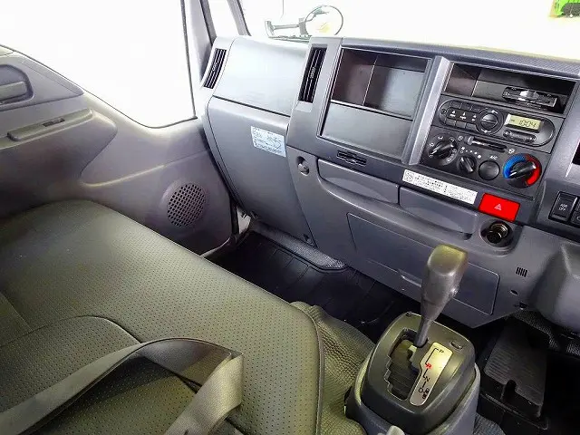 いすゞ エルフ TRG-NJR85A(2WD)の写真9