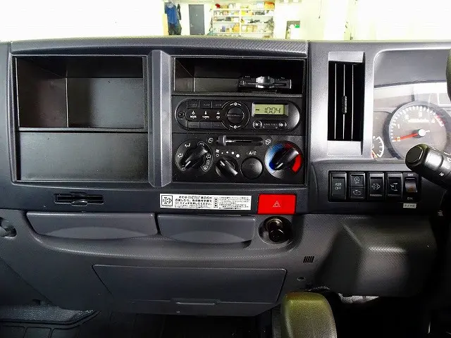 いすゞ エルフ TRG-NJR85A(2WD)の写真10