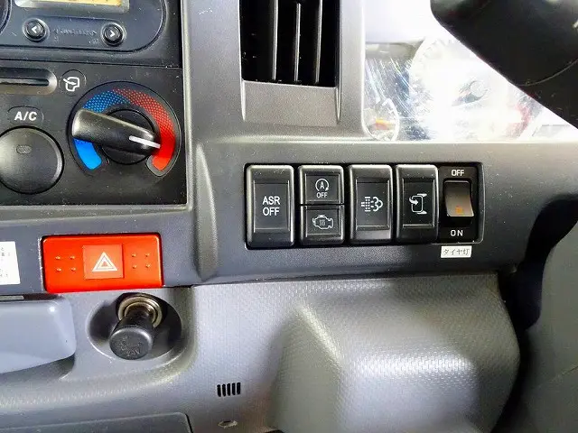 いすゞ エルフ TRG-NJR85A(2WD)の写真11