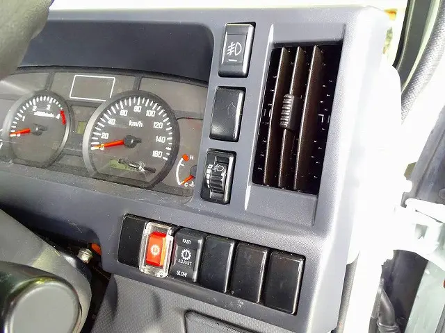 いすゞ エルフ TRG-NJR85A(2WD)の写真15