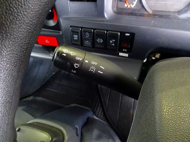 いすゞ エルフ TRG-NJR85A(2WD)の写真16