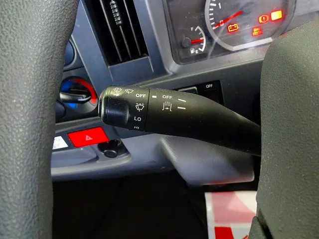いすゞ エルフ TRG-NJR85A(2WD)の写真16