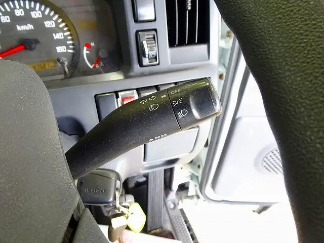 いすゞ エルフ TRG-NJR85A(2WD)の写真17
