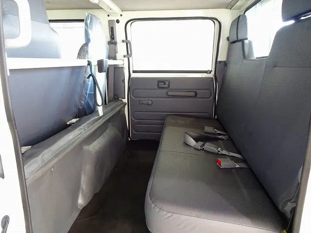 Wキャブ　6人乗り　PW(フロントのみ)|いすゞ エルフ TRG-NJR85A(2WD)の写真21