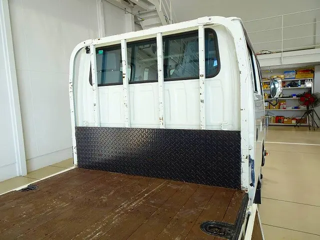 荷台内寸：208×161×35　三方開　荷台作りボデー床二重張り/横ねた鉄製　埋め込みフック2対　前立て縞鋼板張り　リアアオリチェーン2個|いすゞ エルフ TRG-NJR85A(2WD)の写真25