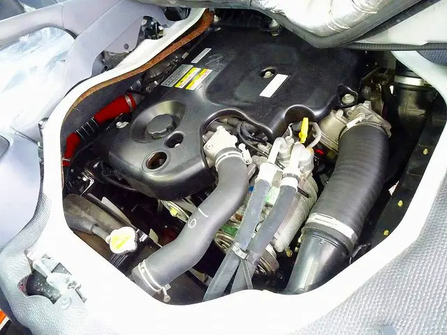 エンジンルーム|いすゞ エルフ TRG-NJR85A(2WD)の写真34