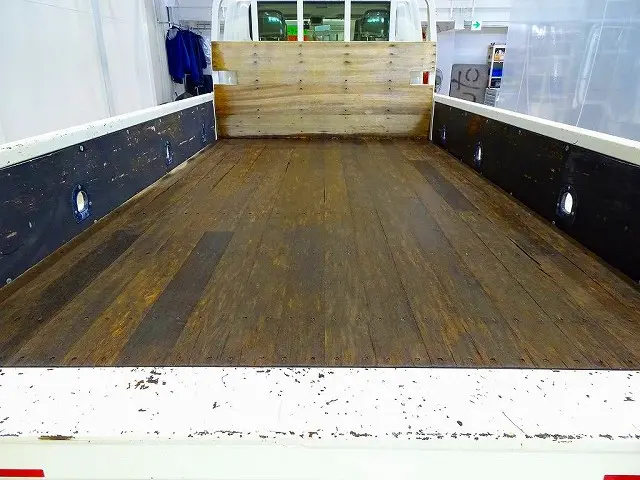 荷台内寸：329×178×36　三方開　床板二重張り　ロープ穴3対　前立て鳥居板張り/左右角出しボルト止め/枕木取付　垂直PG/600kg付|トヨタ ダイナ 2RG-XZU655(2WD)の写真25