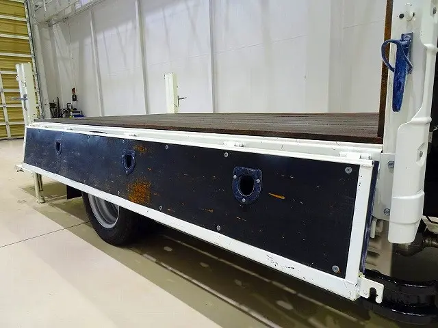 荷台内寸：329×178×36　三方開　床板二重張り　ロープ穴3対　前立て鳥居板張り/左右角出しボルト止め/枕木取付　垂直PG/600kg付|トヨタ ダイナ 2RG-XZU655(2WD)の写真29