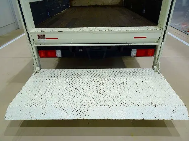 垂直パワーゲート　600kg　極東開発/V601B-1MRT2　長：85cm/有効長：74cm　幅：176cm　左リア支柱PGスイッチ　左リアシャシPGスイッチコード|トヨタ ダイナ 2RG-XZU655(2WD)の写真35