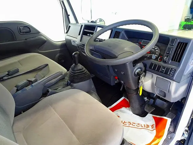 AC PS PW(フロントのみ) SRS ABS キーレス 社外メモリーナビ/フルセグTV/DVD(NX616) ETC ターボ アイドリングストップ|いすゞ エルフ TRG-NHS85A(4WD)の写真5