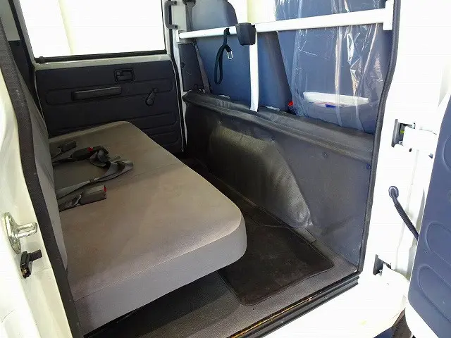 Wキャブ 6人乗り PW(フロントのみ)|いすゞ エルフ TRG-NHS85A(4WD)の写真20