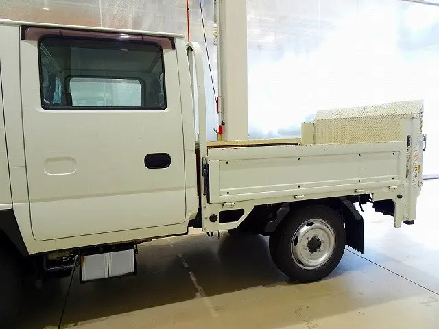 荷台内寸:206×161×38 三方開 床板張替え 垂直パワーゲート 600kg 新明和/RE06-1133 長:83cm/有効長:70cm 幅:158cm 左リア支柱PGスイッチ|いすゞ エルフ TRG-NHS85A(4WD)の写真26