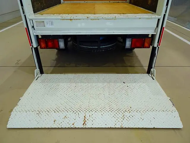 垂直パワーゲート 600kg 新明和/RE06-1133 長:83cm/有効長:70cm 幅:158cm 左リア支柱PGスイッチ|いすゞ エルフ TRG-NHS85A(4WD)の写真34