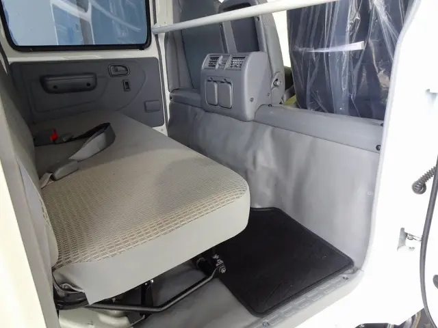 Wキャブ　6人乗り　PW(フロント/リア)　リアヒーター/クーラー付　リアガラス三面スモークフィルム貼り|トヨタ トヨエース LDF-KDY281(4WD)の写真21