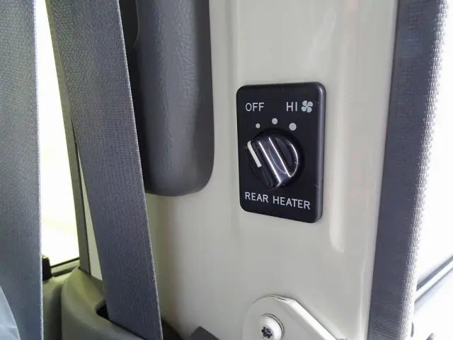 Wキャブ　6人乗り　PW(フロント/リア)　リアヒーター/クーラー付　リアガラス三面スモークフィルム貼り|トヨタ トヨエース LDF-KDY281(4WD)の写真25
