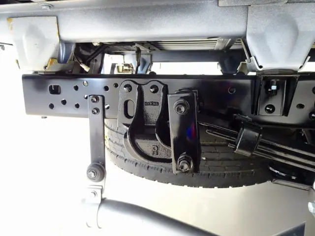 左シャシリア工具箱　シャーシは 錆止め/マフラー塗装 仕上げに力を入れています。|トヨタ トヨエース LDF-KDY281(4WD)の写真47