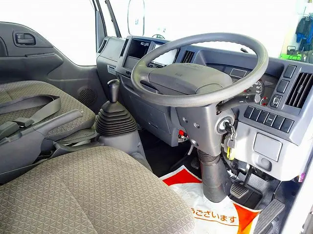 AC PS PW(フロントのみ) SRS ABS キーレス 社外メモリーナビ/バックカメラ連動/DVD ETC バックモニター ドラレコ ターボ アイドリングストップ リアヒーター/クーラー付|いすゞ エルフ TRG-NHS85A(4WD)の写真5