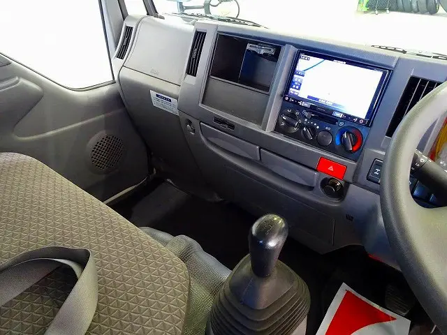 AC PS PW(フロントのみ) SRS ABS キーレス 社外メモリーナビ/バックカメラ連動/DVD ETC バックモニター ドラレコ ターボ アイドリングストップ リアヒーター/クーラー付|いすゞ エルフ TRG-NHS85A(4WD)の写真9