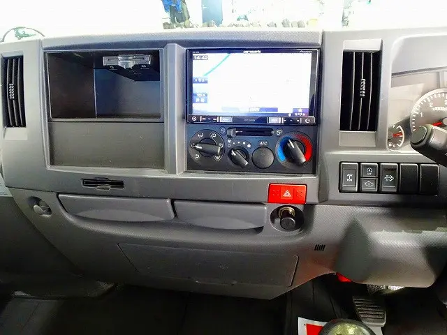 AC PS PW(フロントのみ) SRS ABS キーレス 社外メモリーナビ/バックカメラ連動/DVD ETC バックモニター ドラレコ ターボ アイドリングストップ リアヒーター/クーラー付|いすゞ エルフ TRG-NHS85A(4WD)の写真10