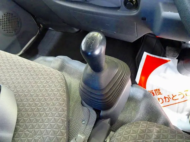 フロア5MT|いすゞ エルフ TRG-NHS85A(4WD)の写真17