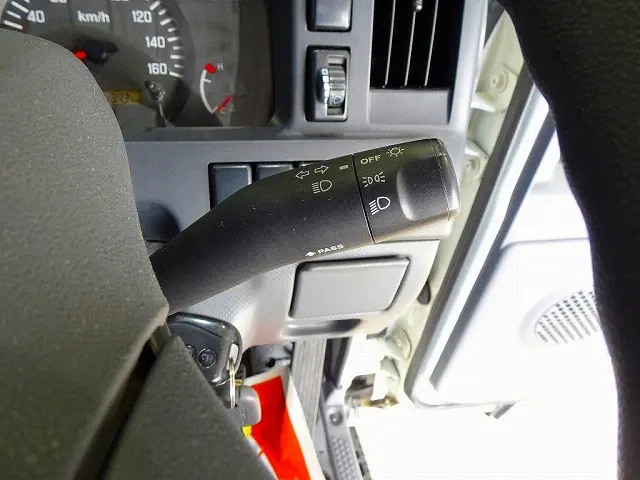 いすゞ エルフ TRG-NHS85A(4WD)の写真21