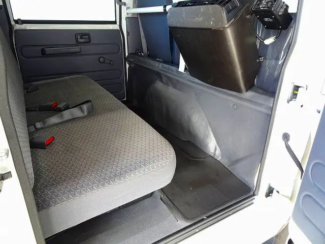 Wキャブ 6人乗り PW(フロントのみ) リアヒーター/クーラー付|いすゞ エルフ TRG-NHS85A(4WD)の写真22