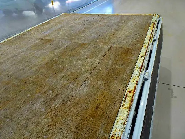 荷台内寸:210×161×38 三方開 リアアオリチェーン2個|いすゞ エルフ TRG-NHS85A(4WD)の写真36