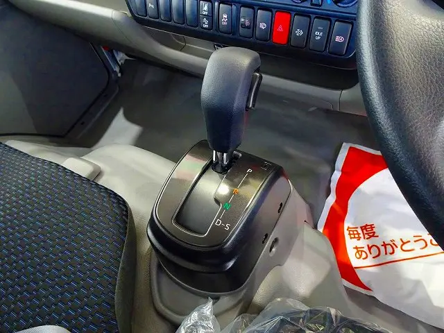 フロアAT 2ペダル|トヨタ ダイナ 2DG-GDY281(4WD)の写真13