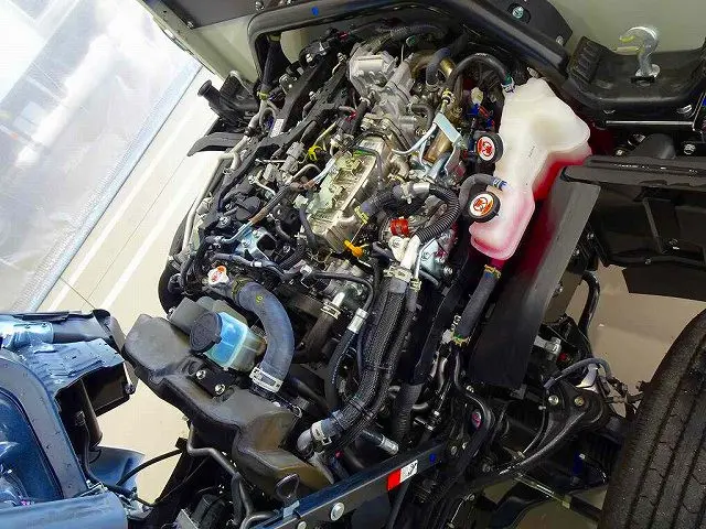 エンジンルーム|トヨタ ダイナ 2DG-GDY281(4WD)の写真34