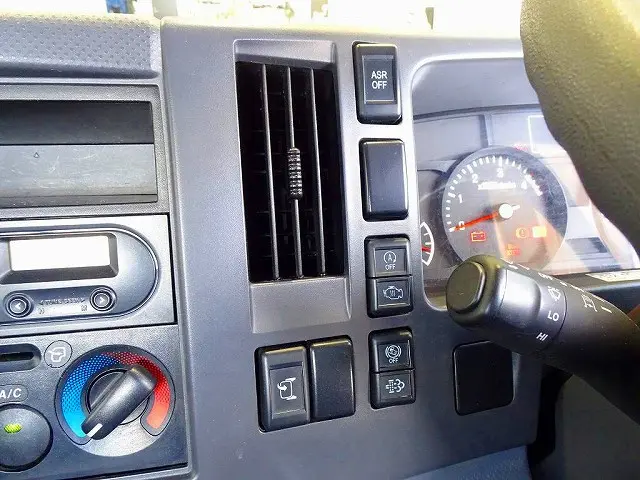 いすゞ エルフ TRG-NPR85AR(2WD)の写真11