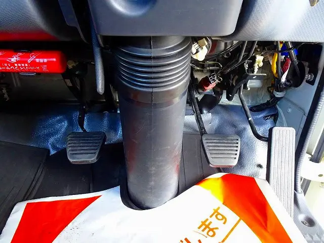 いすゞ エルフ TRG-NPR85AR(2WD)の写真15