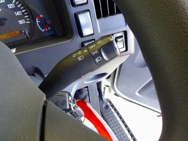 いすゞ エルフ TRG-NPR85AR(2WD)の写真18