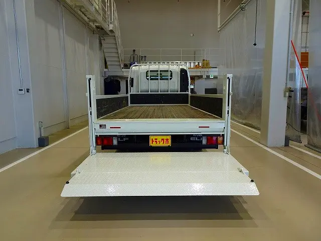 2段折れ式垂直パワーゲート　800kg　極東開発/V801C-1MKT2　長：130cm/有効長：117cm　幅：205cm/有効幅：184cm　左リア支柱PGスイッチ|いすゞ エルフ TRG-NPR85AR(2WD)の写真29