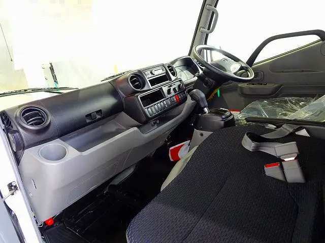 AC PS PW SRS ABS 集中ドアロック AM/FMラジオ ルームミラー式バックモニター アドブルー ターボ フロアAT 2ペダル|トヨタ ダイナ 2DG-GDY281(4WD)の写真7