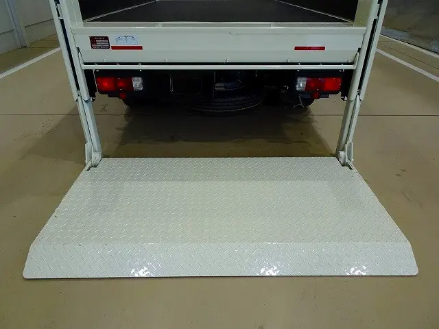 垂直パワーゲート 600kg 極東開発/V601B-1MKT1 長:86cm/有効長:74cm 幅:157cm 左リア支柱PGスイッチ|トヨタ ダイナ 2DG-GDY281(4WD)の写真28