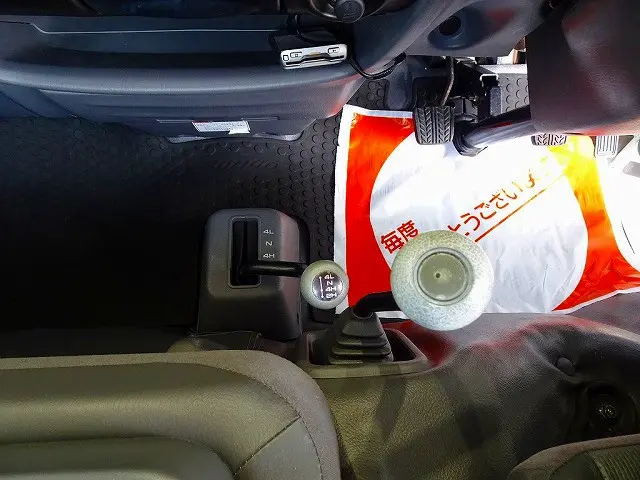 4WD フロア5MT|マツダ ボンゴトラック ABF-SKP2L(4WD)の写真12