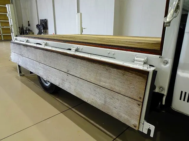 荷台内寸:270×157×34 三方開 荷台内板張り加工 2段折れ式垂直PG 300kg付|マツダ ボンゴトラック ABF-SKP2L(4WD)の写真21