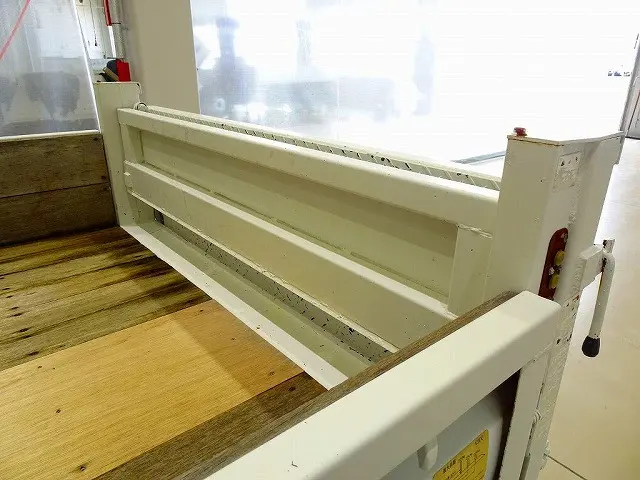 2段折れ式垂直パワーゲート 300kg 極東開発/V300-1SRT1 長:81cm/有効長:70cm 有効幅:140cm 左リア支柱PGスイッチ 左シャシリアPGスイッチコード|マツダ ボンゴトラック ABF-SKP2L(4WD)の写真27