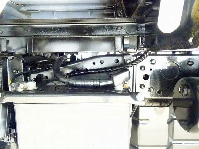 シャーシは 錆止め/マフラー塗装 仕上げに力を入れています。|マツダ ボンゴトラック ABF-SKP2L(4WD)の写真37