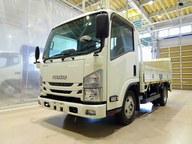 いすゞ エルフ 2RG-NMR88R(2WD)の写真1