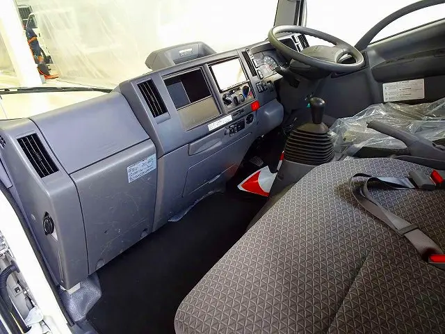 AC　PS　PW　SRS　ABS　キーレス　左電格ミラー　社外メモリーナビ/バックカメラ連動/ワンセグTV/CD(CN-E330D)　バックモニター　ドライブレコーダー　フロア6MT|いすゞ エルフ 2RG-NMR88R(2WD)の写真7